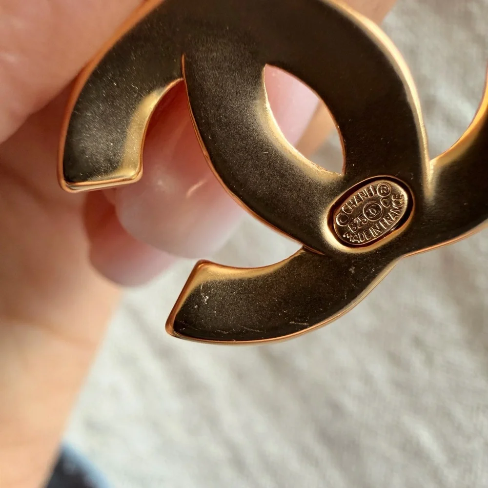 CHANEL Gold-Tone Quilted Logo Drop Earrings
